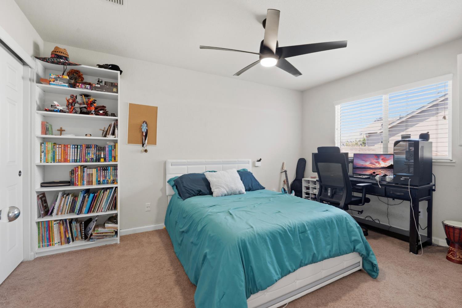 13316 Rivercrest Dr, Waterford, CA 95386