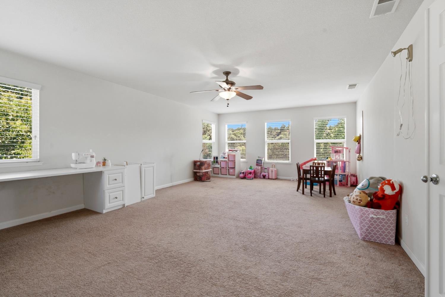 13316 Rivercrest Dr, Waterford, CA 95386