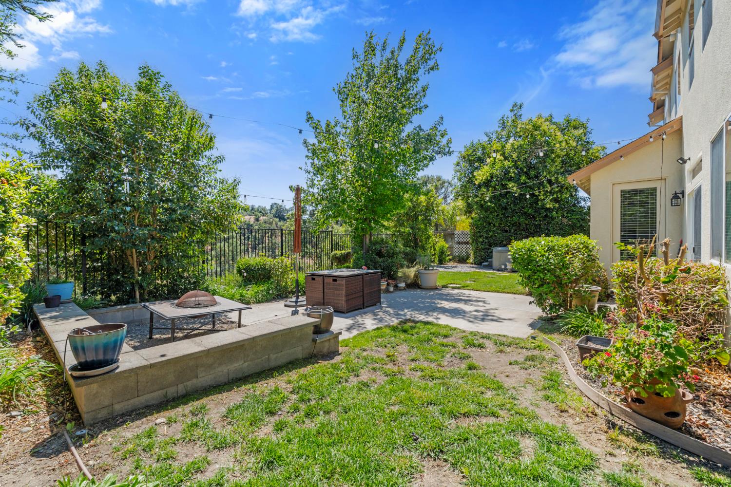 13316 Rivercrest Dr, Waterford, CA 95386