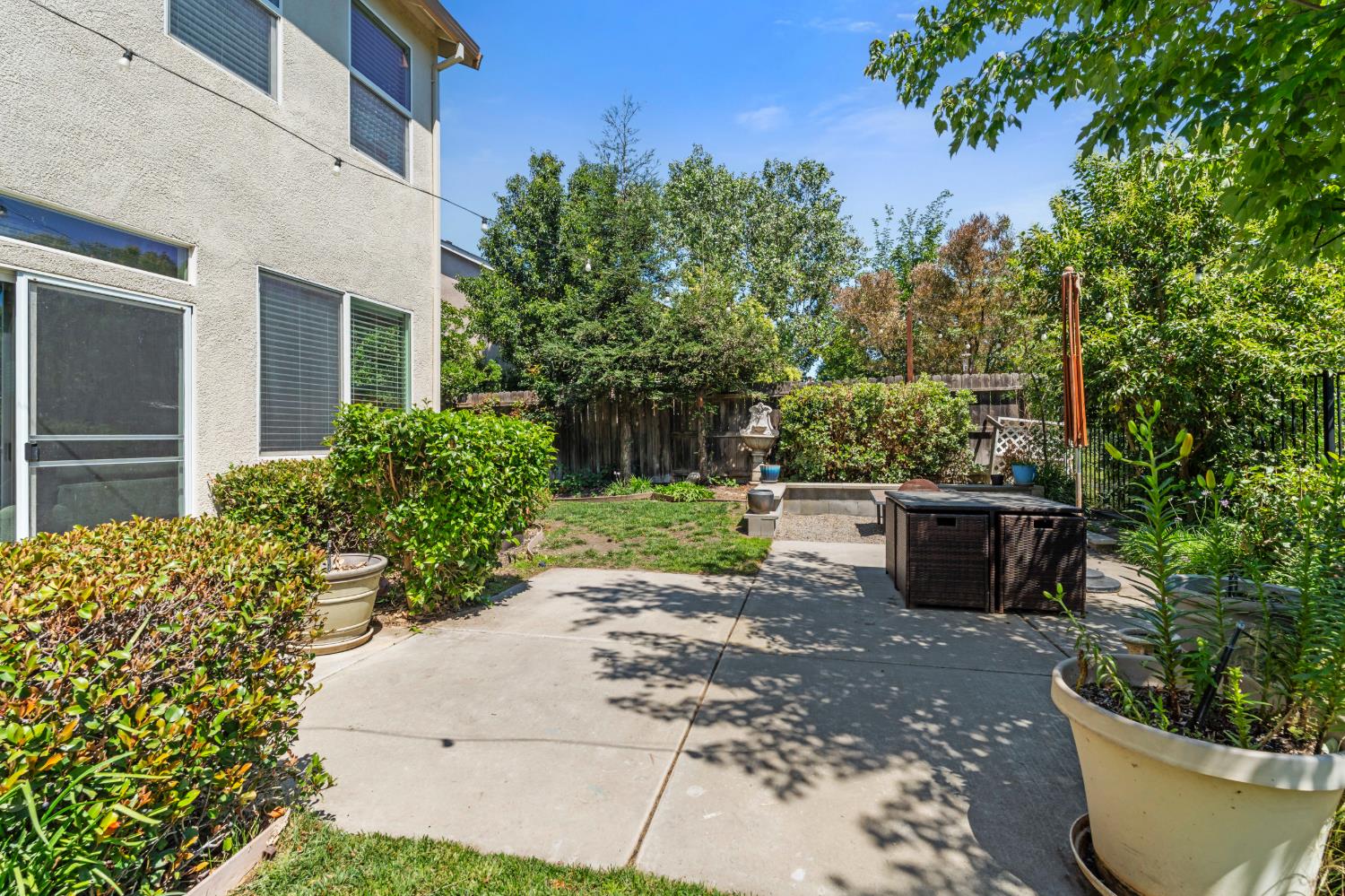 13316 Rivercrest Dr, Waterford, CA 95386