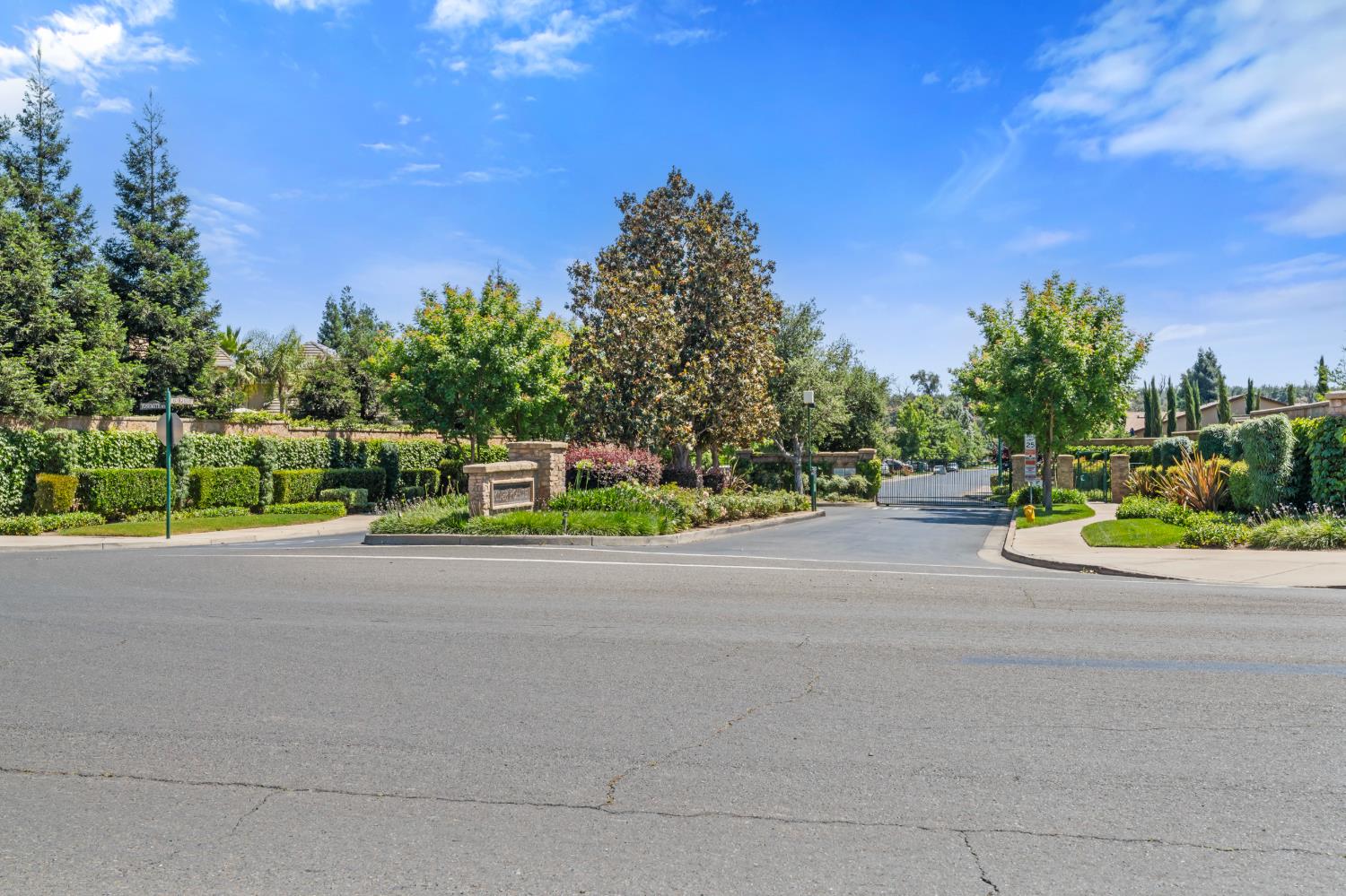 13316 Rivercrest Dr, Waterford, CA 95386