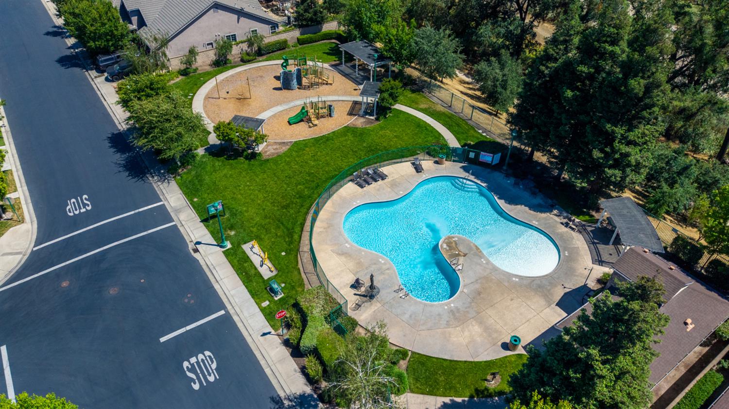 13316 Rivercrest Dr, Waterford, CA 95386
