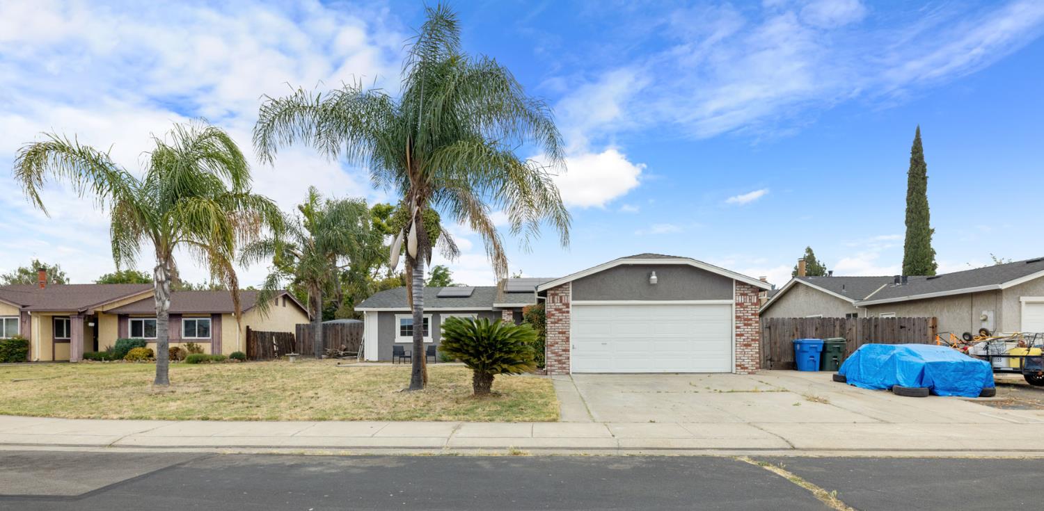 1464 Cavalier Pl, Manteca, CA 95336