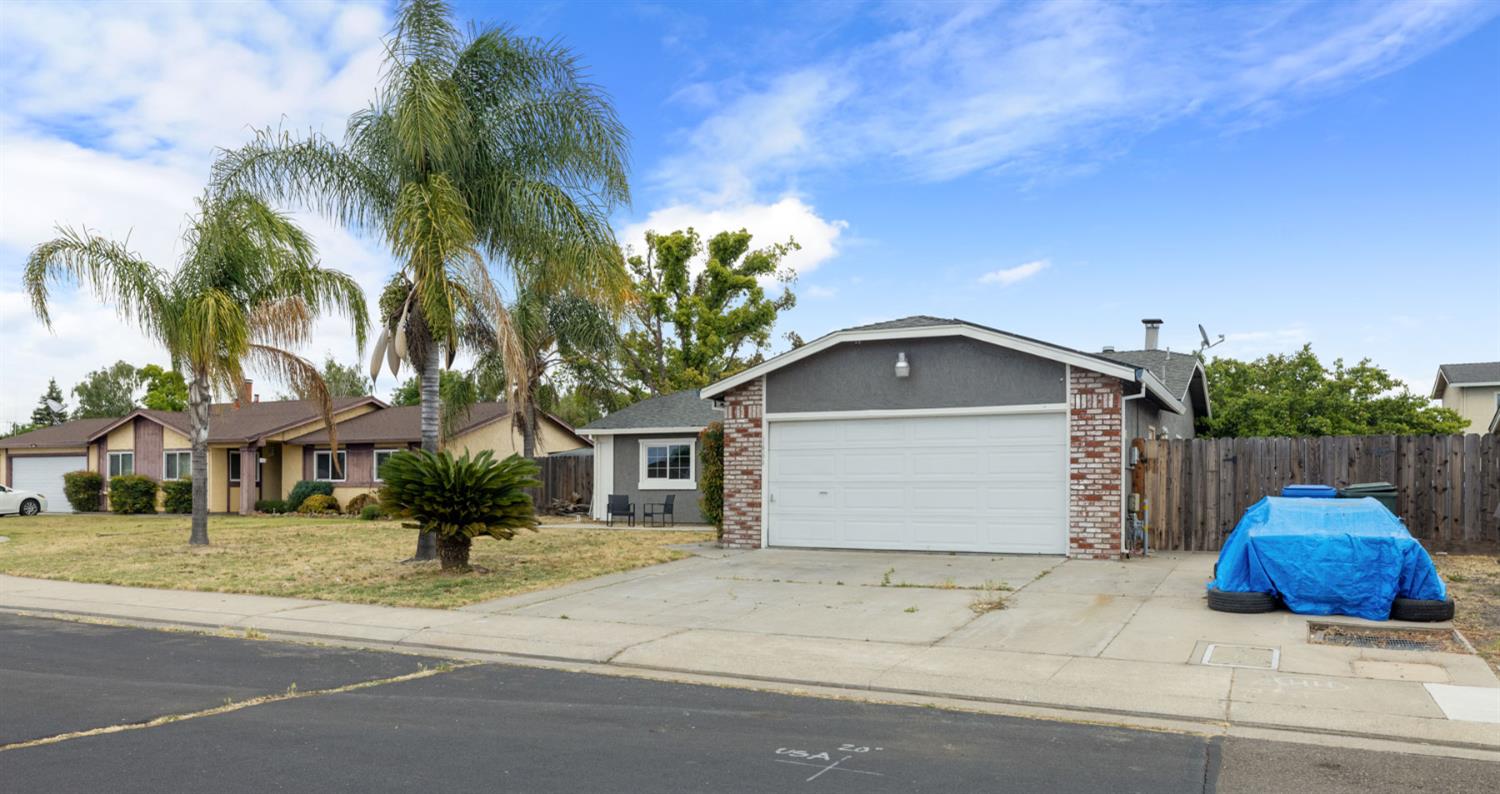 1464 Cavalier Pl, Manteca, CA 95336