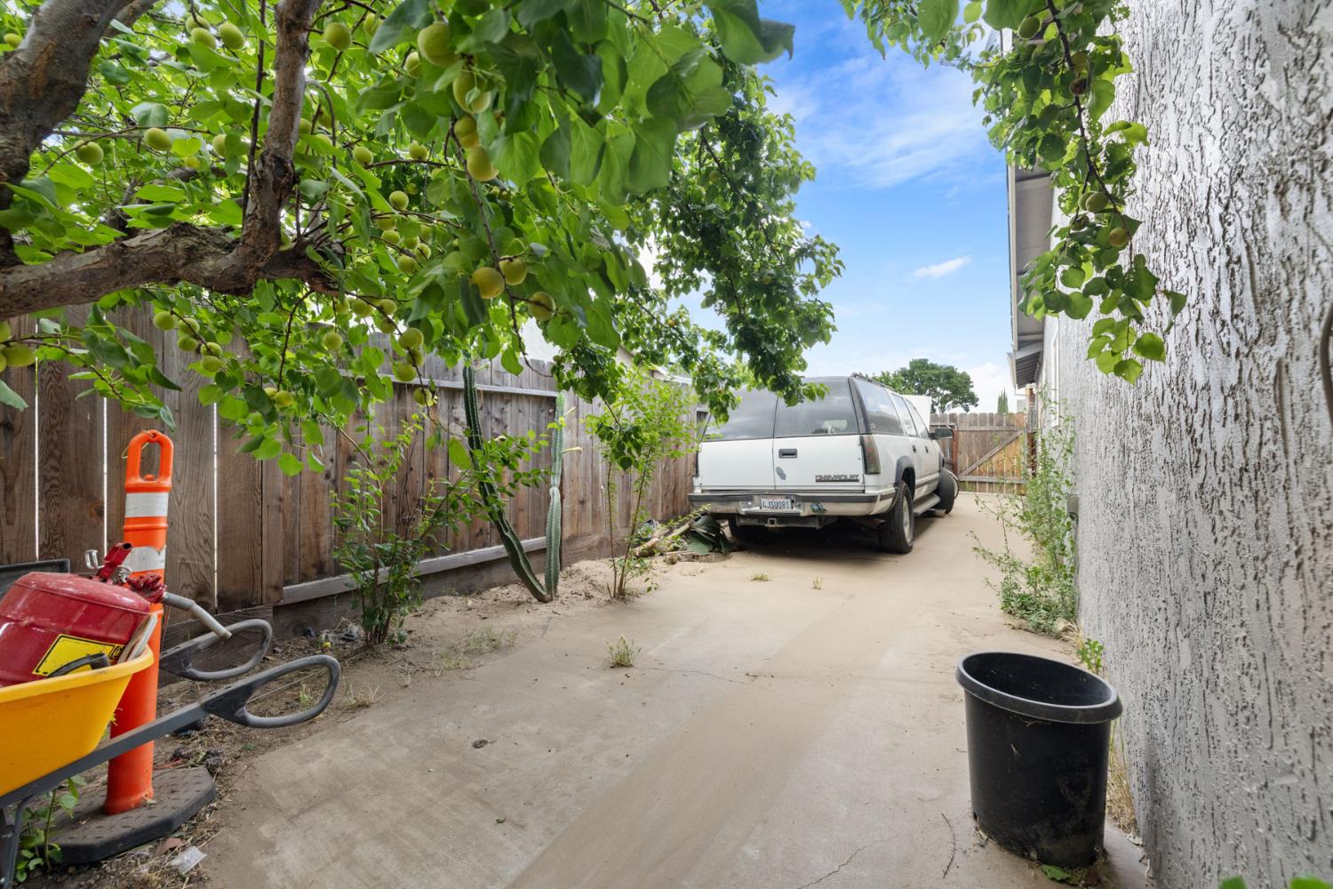 1464 Cavalier Pl, Manteca, CA 95336