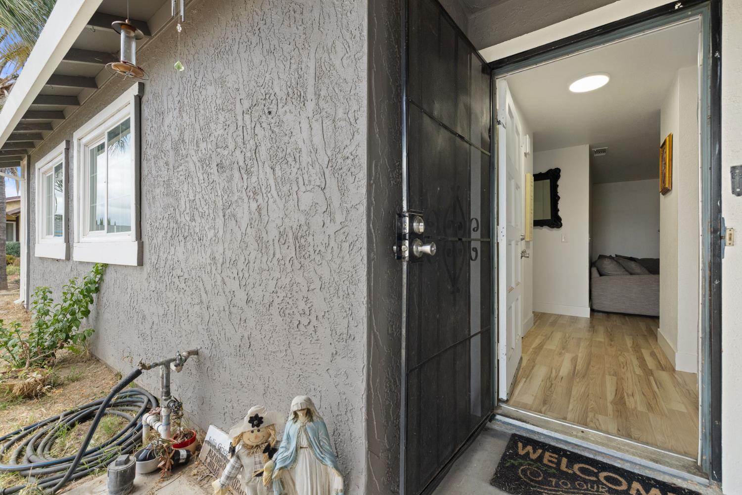 1464 Cavalier Pl, Manteca, CA 95336