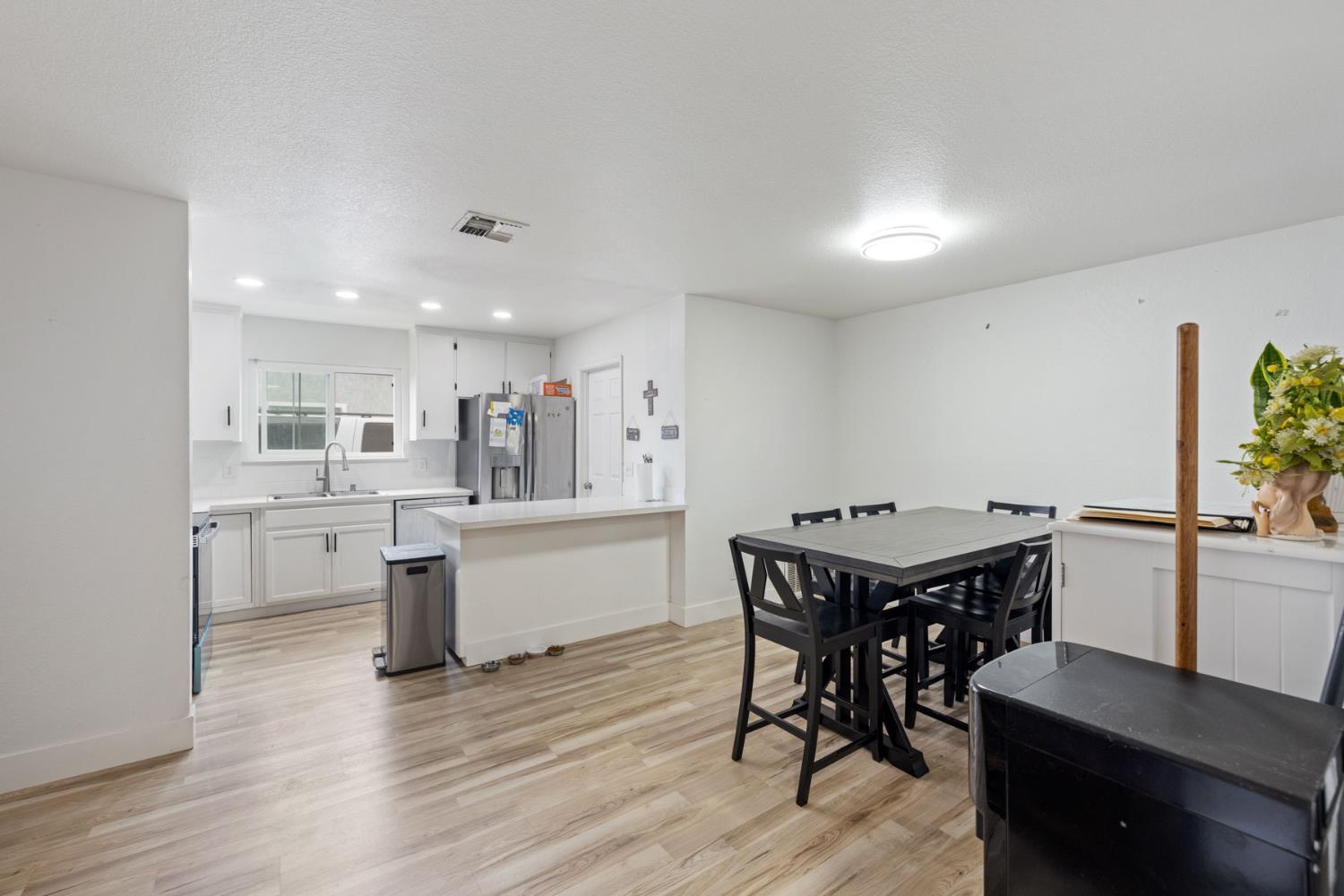 1464 Cavalier Pl, Manteca, CA 95336