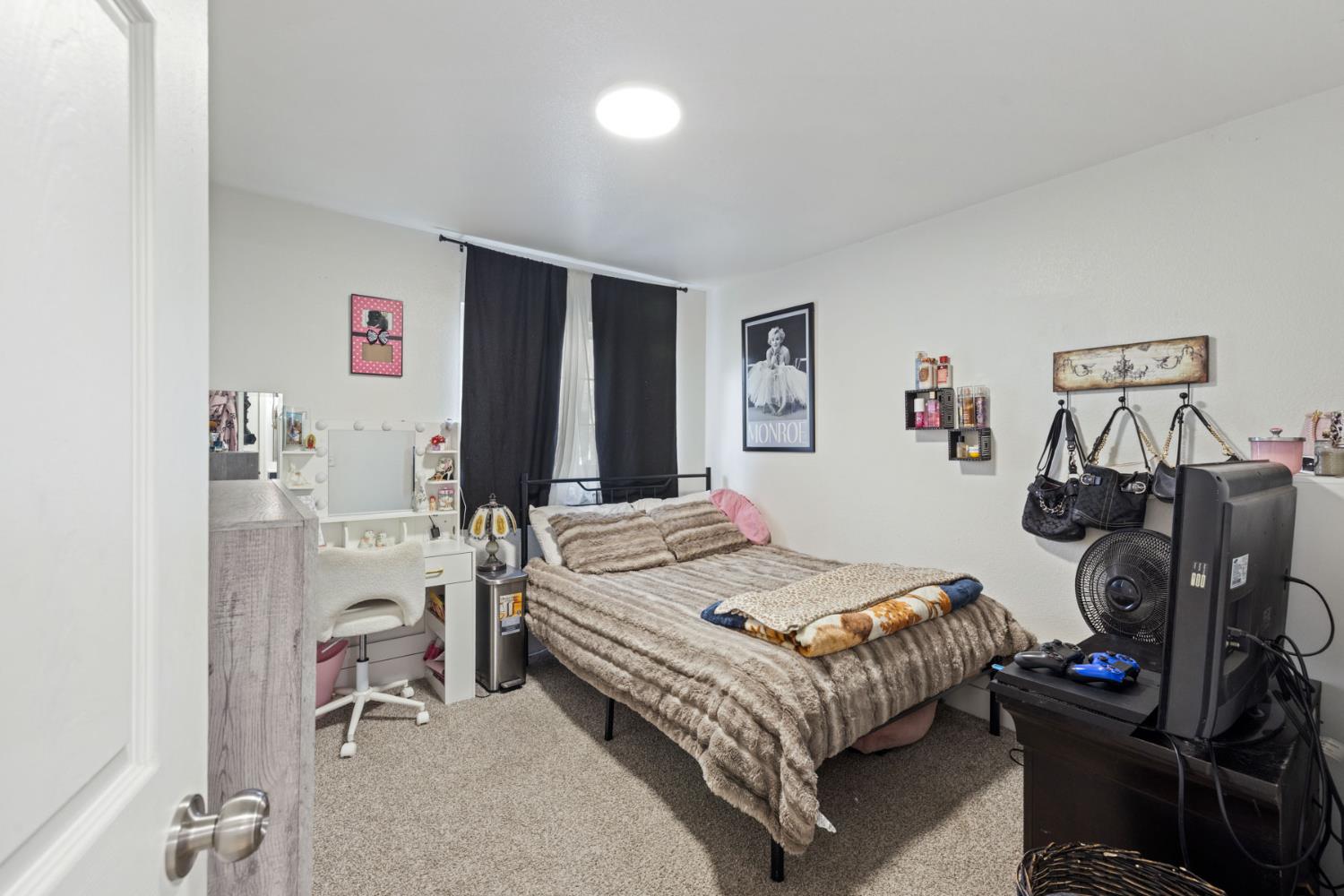 1464 Cavalier Pl, Manteca, CA 95336