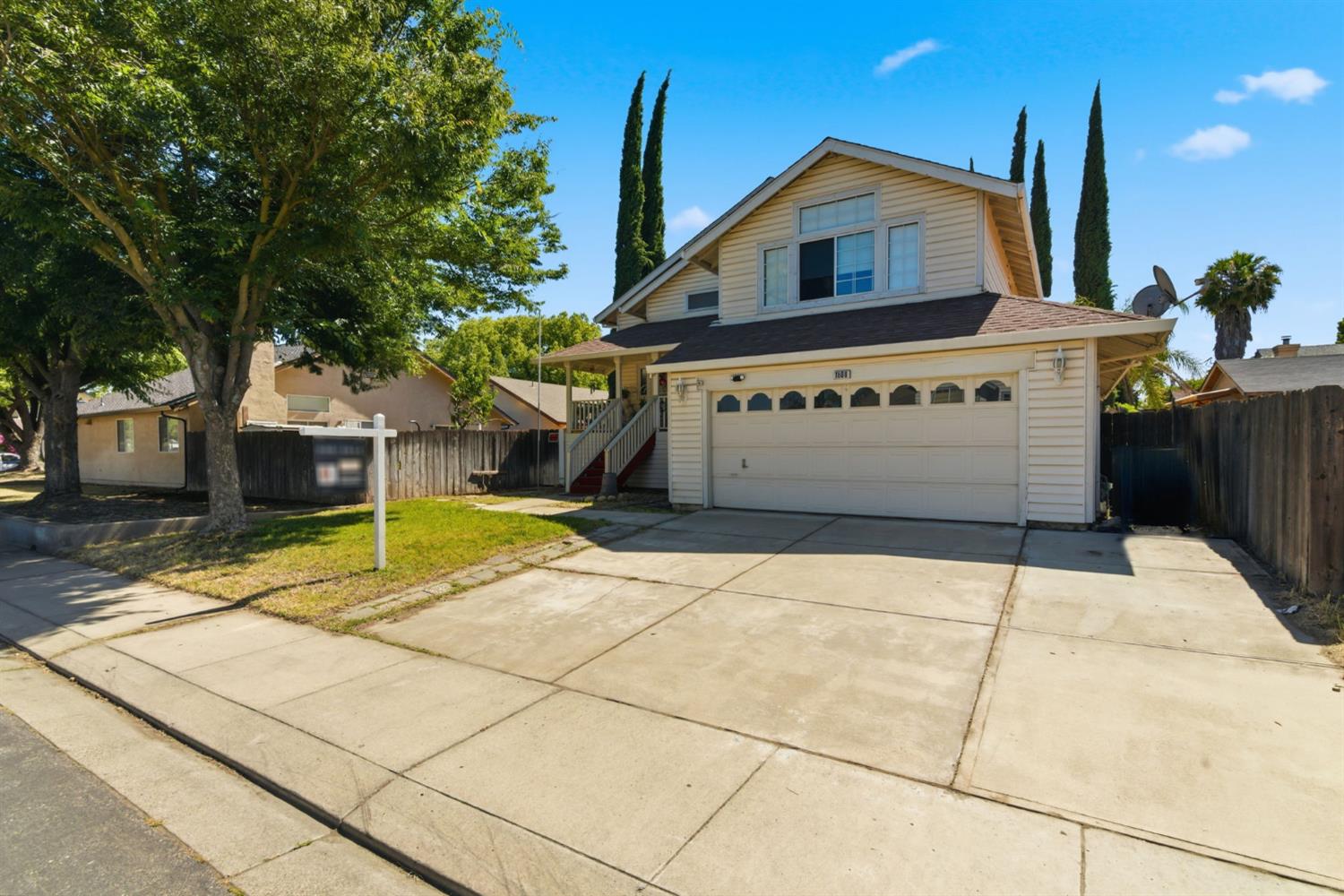 1808 Coventry Garden, Modesto, CA 95358