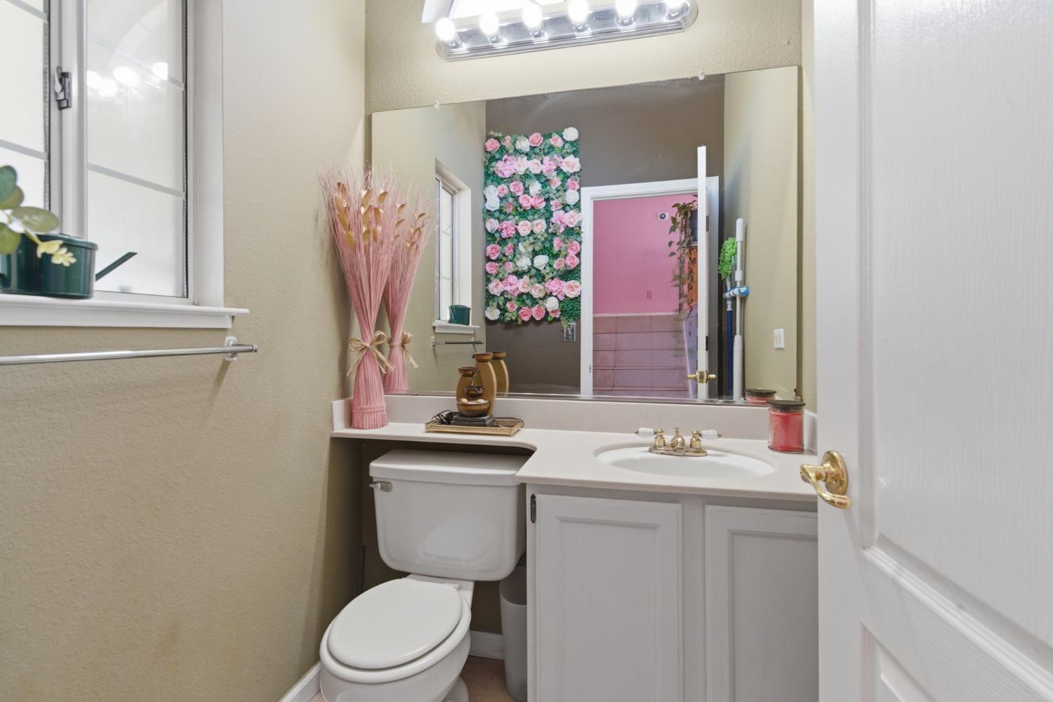 1808 Coventry Garden, Modesto, CA 95358