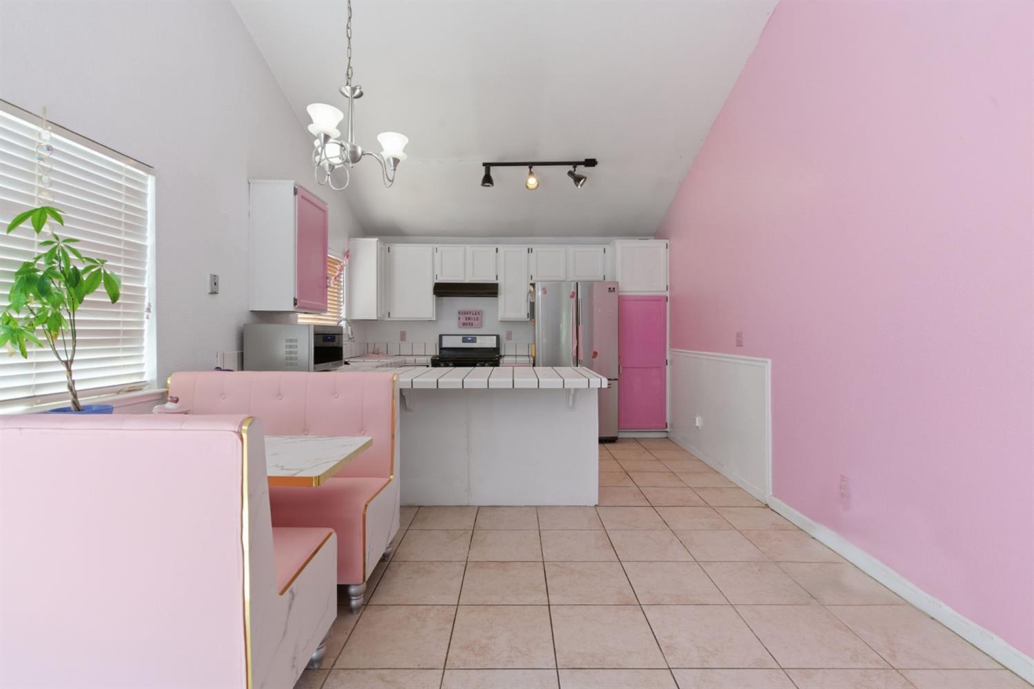 1808 Coventry Garden, Modesto, CA 95358