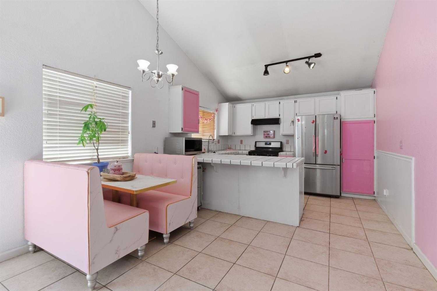 1808 Coventry Garden, Modesto, CA 95358