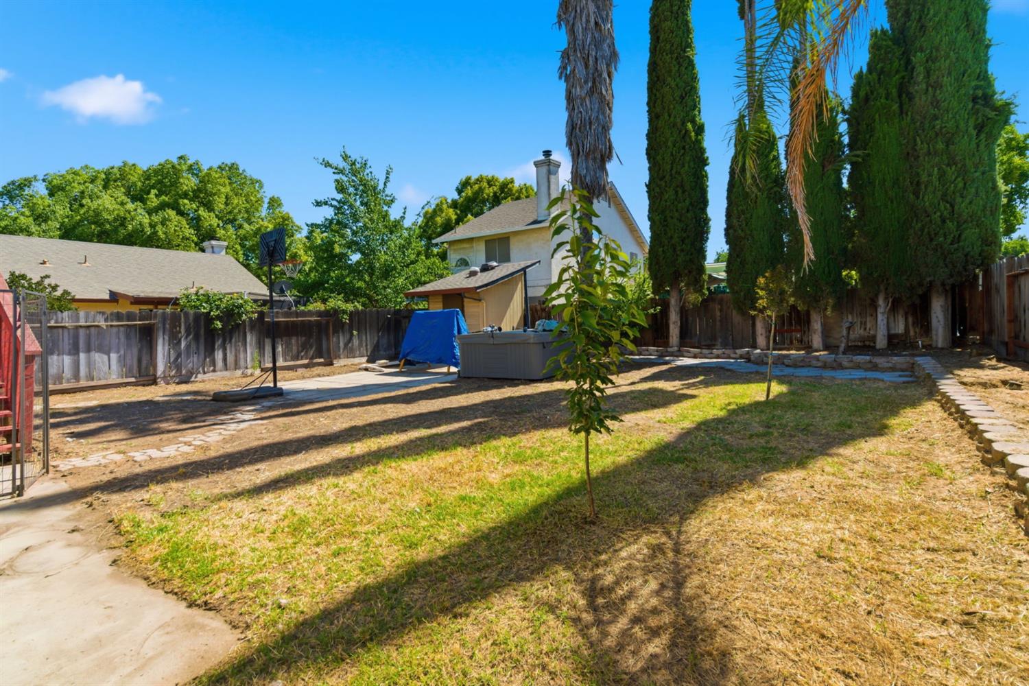 1808 Coventry Garden, Modesto, CA 95358
