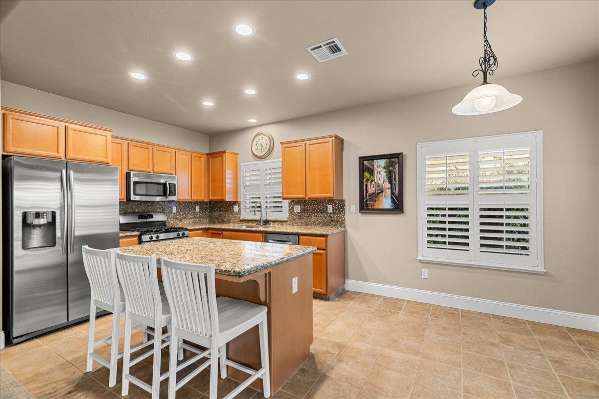 1672 Moonbeam Way, Turlock, CA 95382