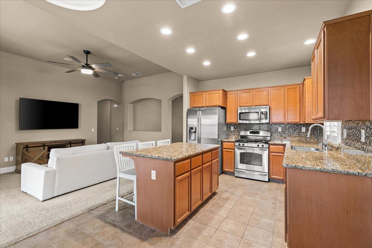 1672 Moonbeam Way, Turlock, CA 95382