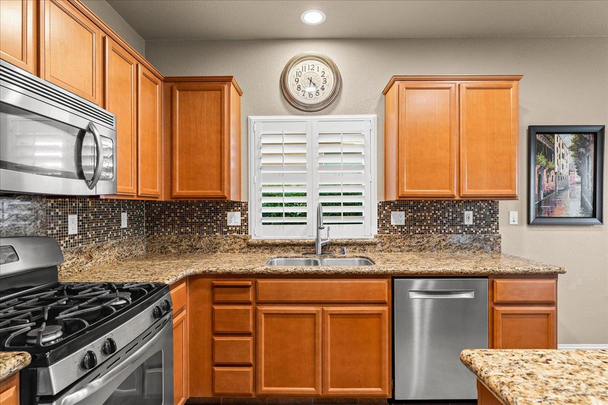 1672 Moonbeam Way, Turlock, CA 95382