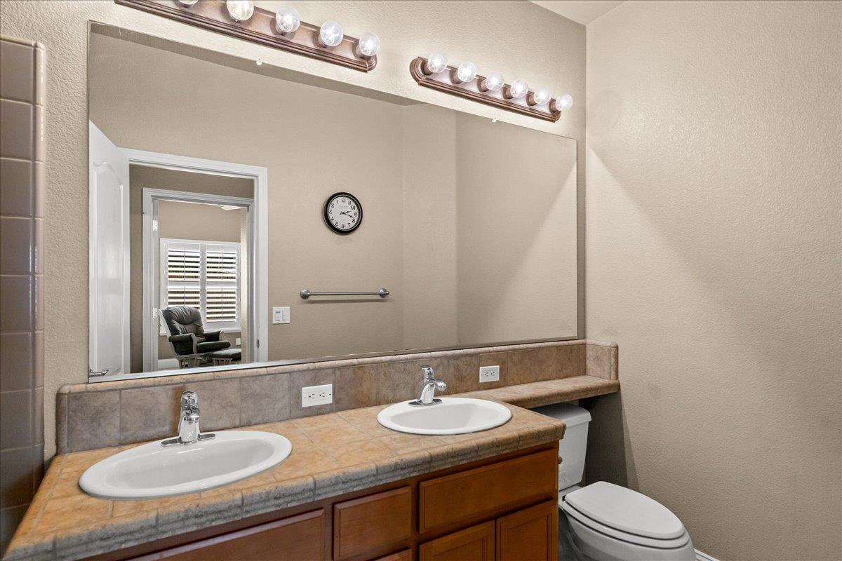 1672 Moonbeam Way, Turlock, CA 95382