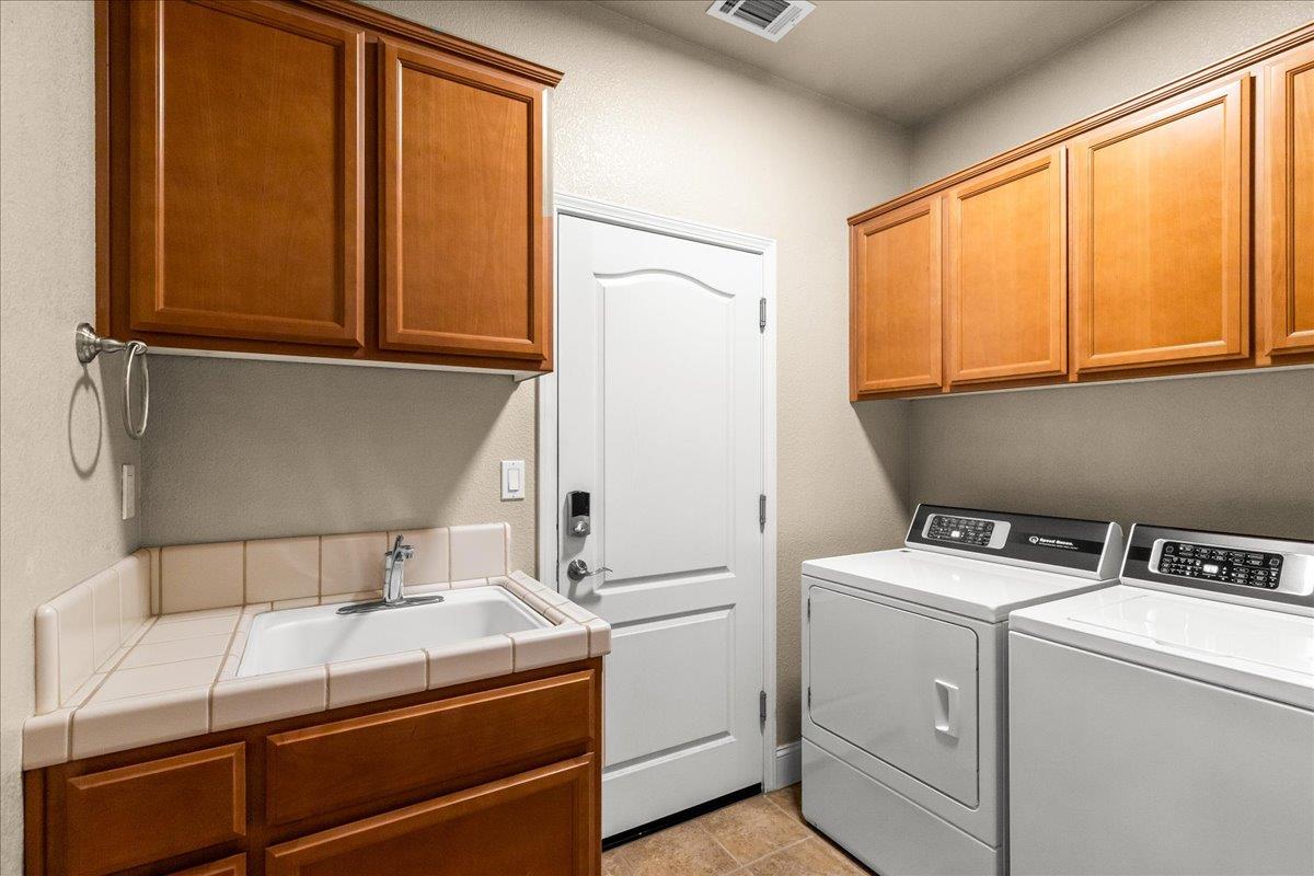 1672 Moonbeam Way, Turlock, CA 95382