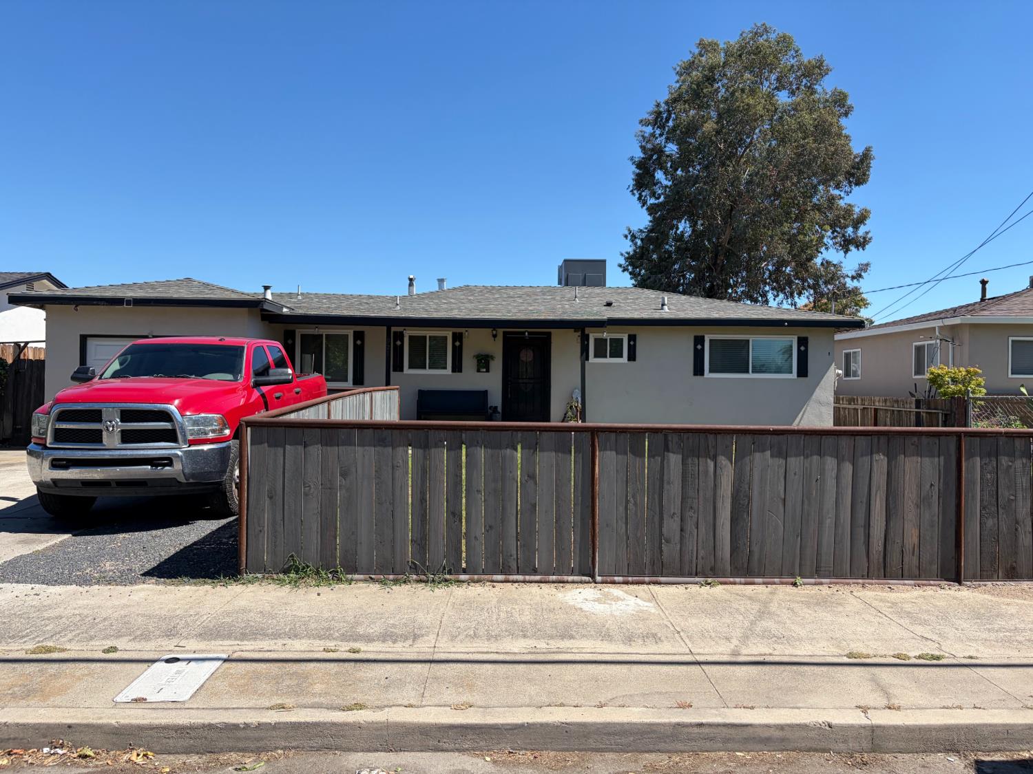 921 E E St, Oakdale, CA 95361