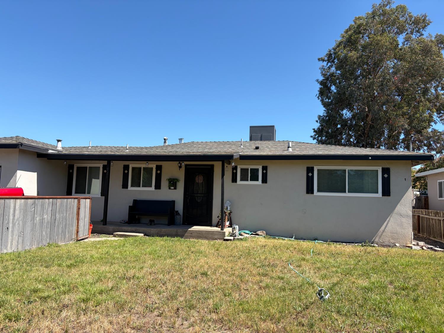 921 E E St, Oakdale, CA 95361
