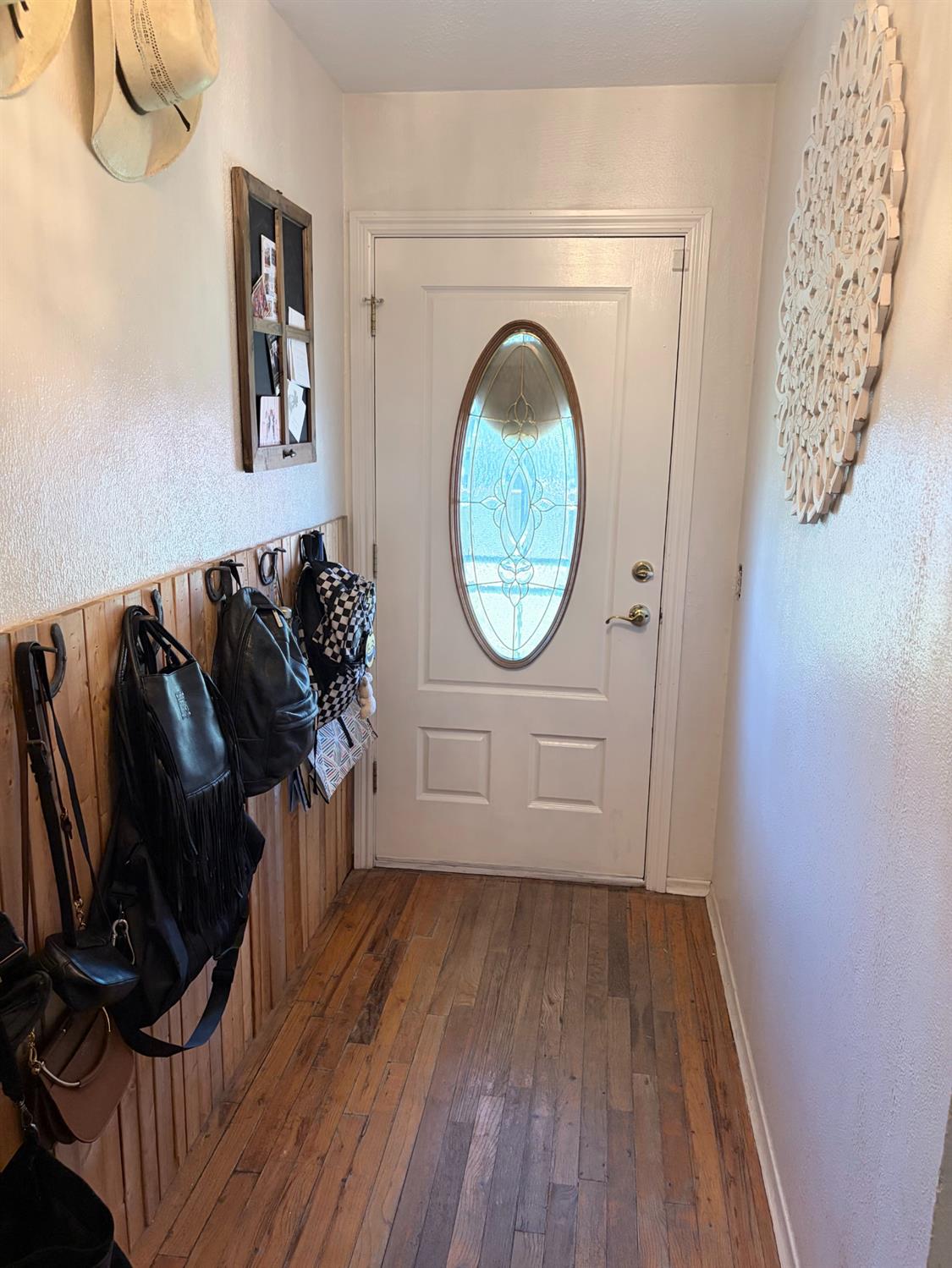 921 E E St, Oakdale, CA 95361