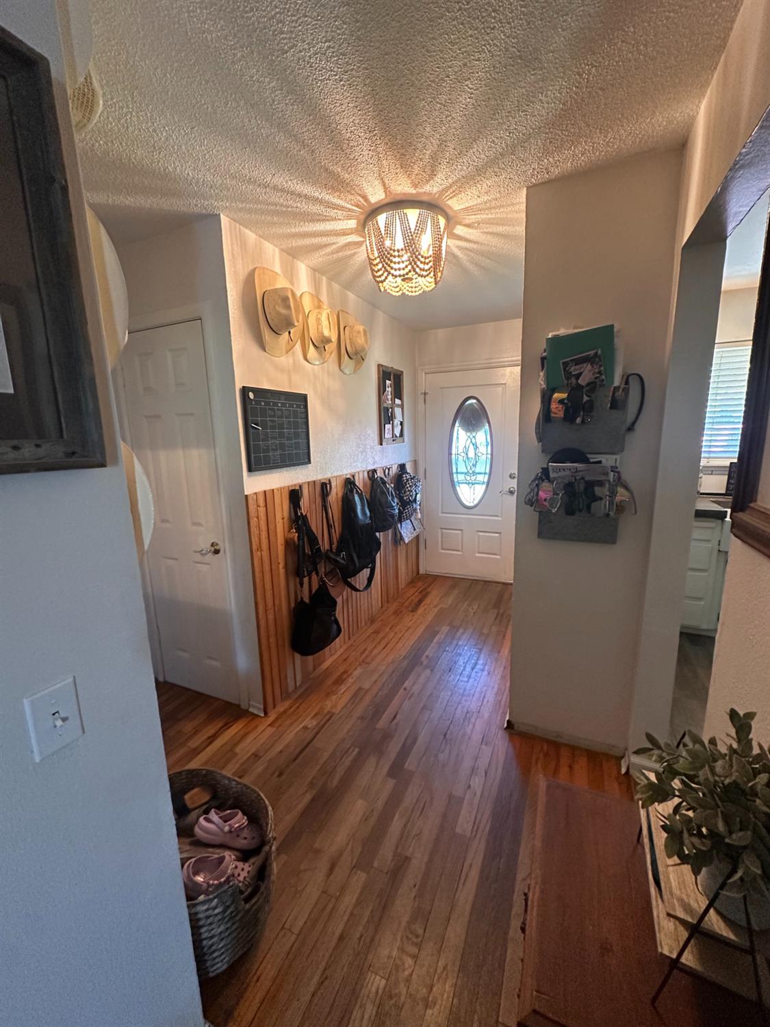 921 E E St, Oakdale, CA 95361