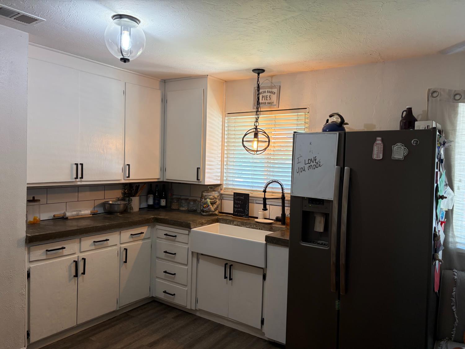 921 E E St, Oakdale, CA 95361