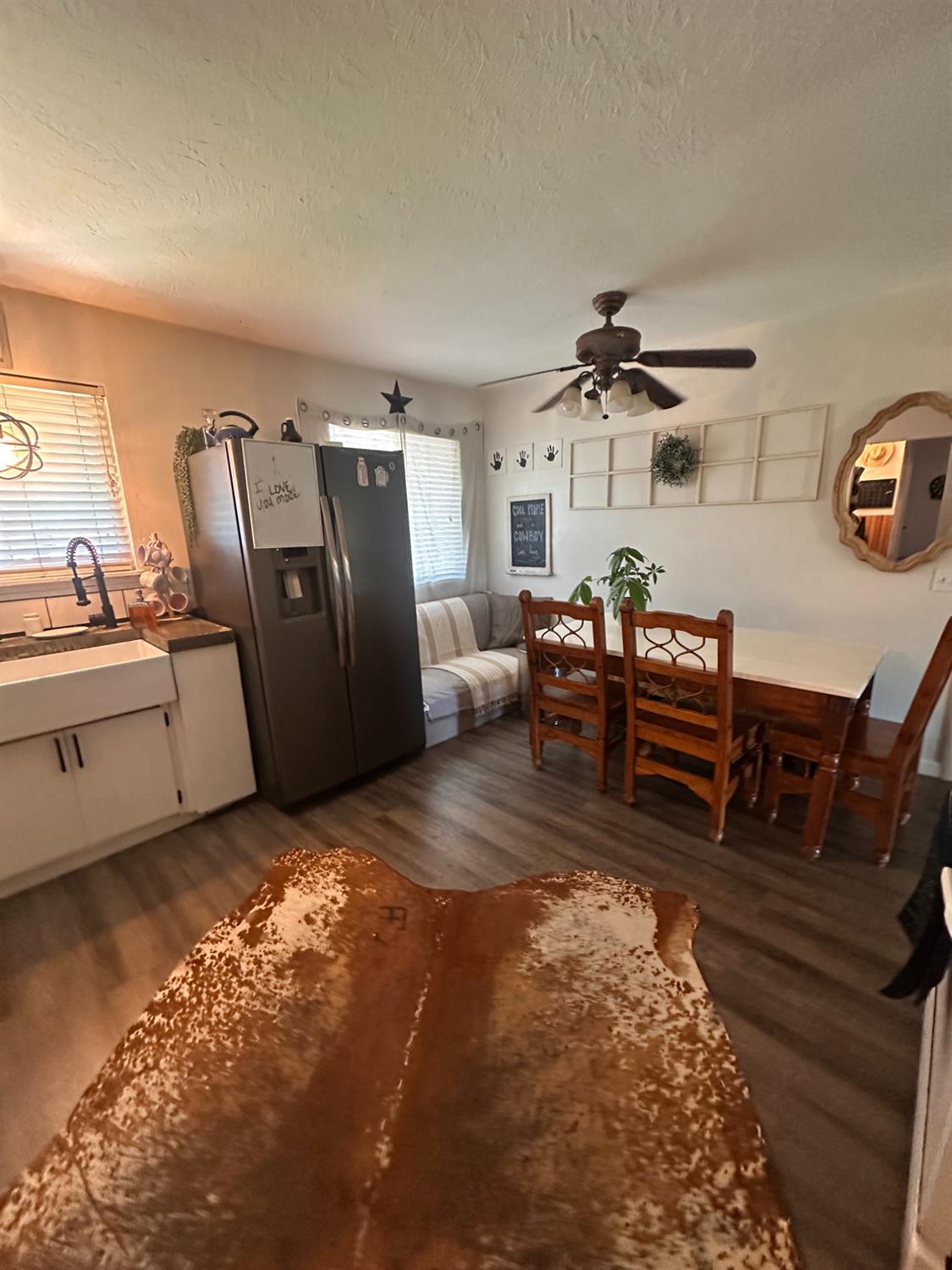 921 E E St, Oakdale, CA 95361