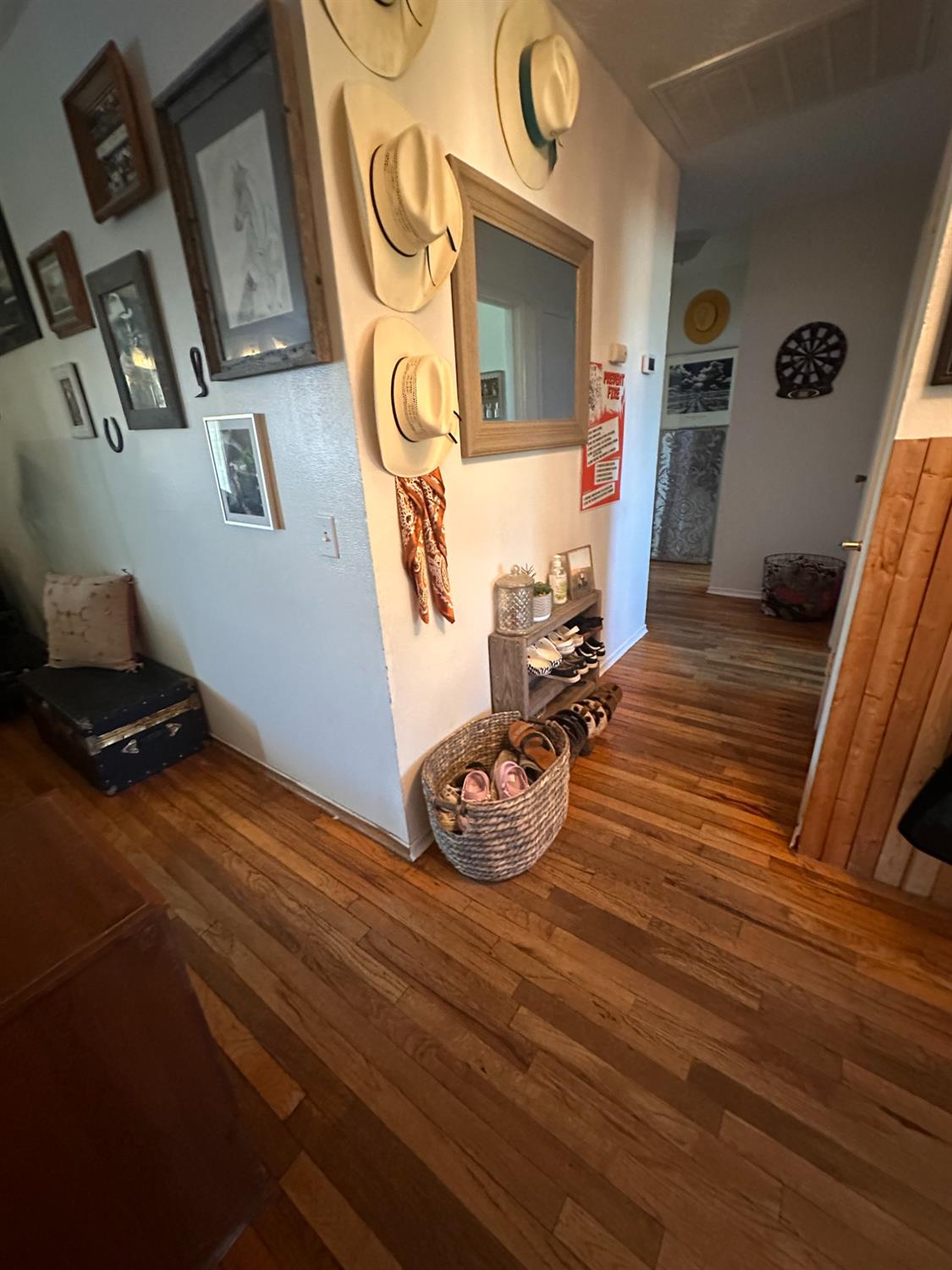921 E E St, Oakdale, CA 95361