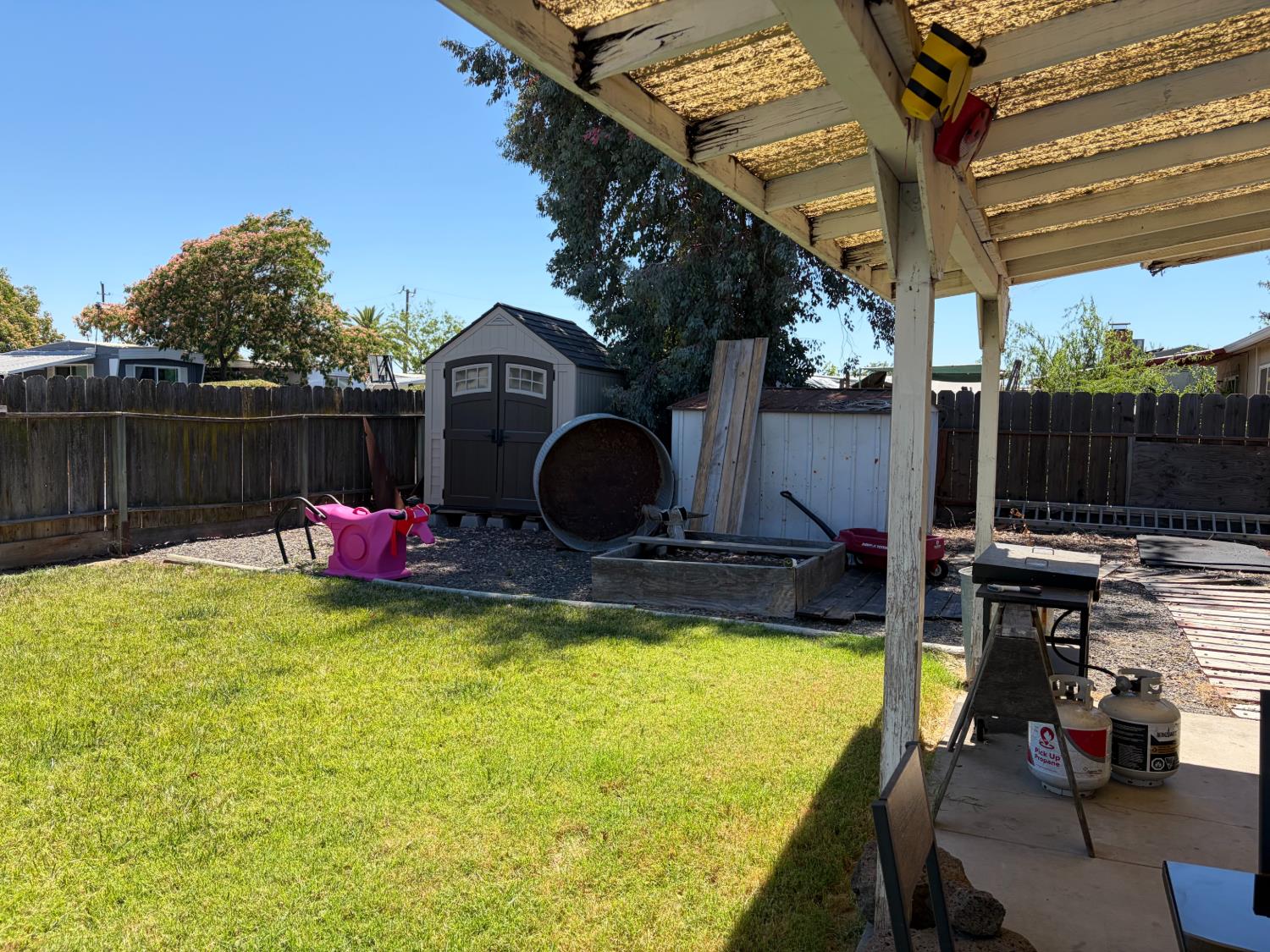 921 E E St, Oakdale, CA 95361