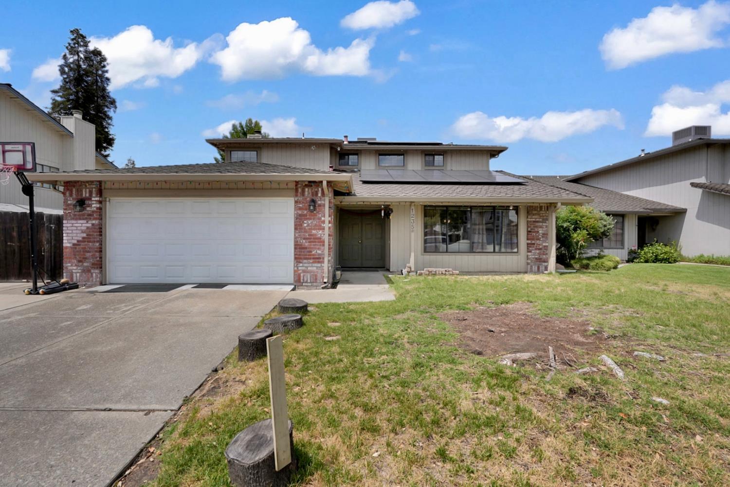 1235 Daniels St, Manteca, CA 95337
