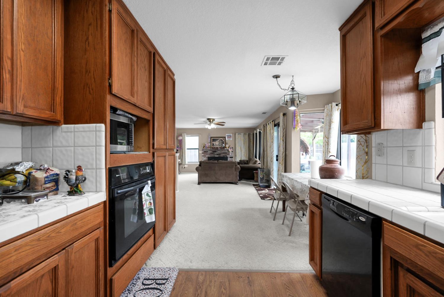 1235 Daniels St, Manteca, CA 95337
