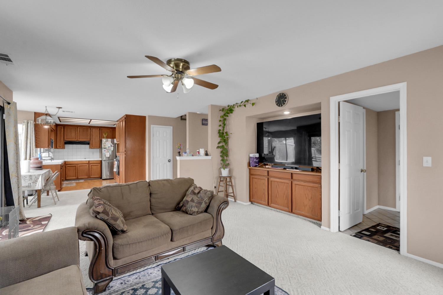 1235 Daniels St, Manteca, CA 95337