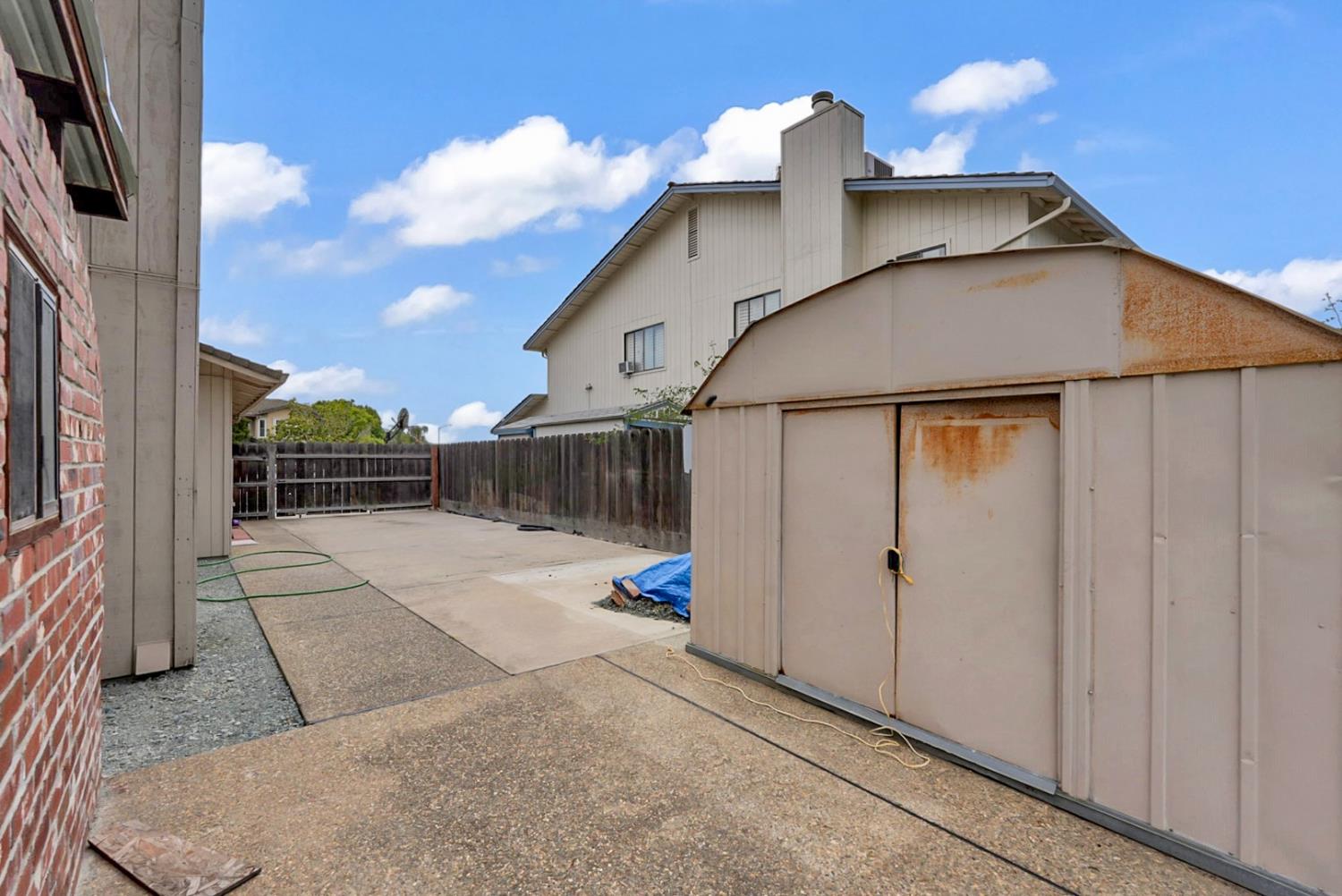 1235 Daniels St, Manteca, CA 95337