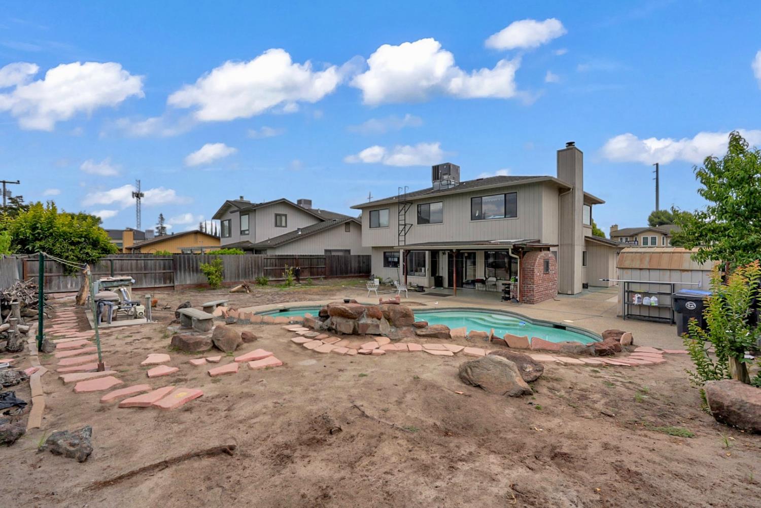 1235 Daniels St, Manteca, CA 95337