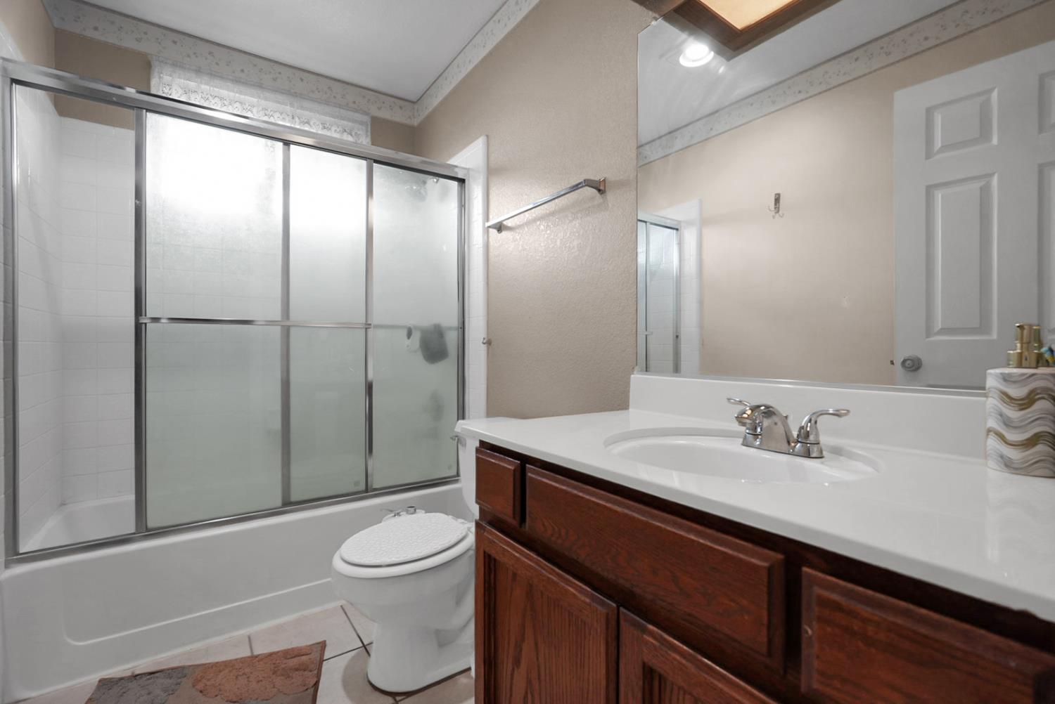 1235 Daniels St, Manteca, CA 95337