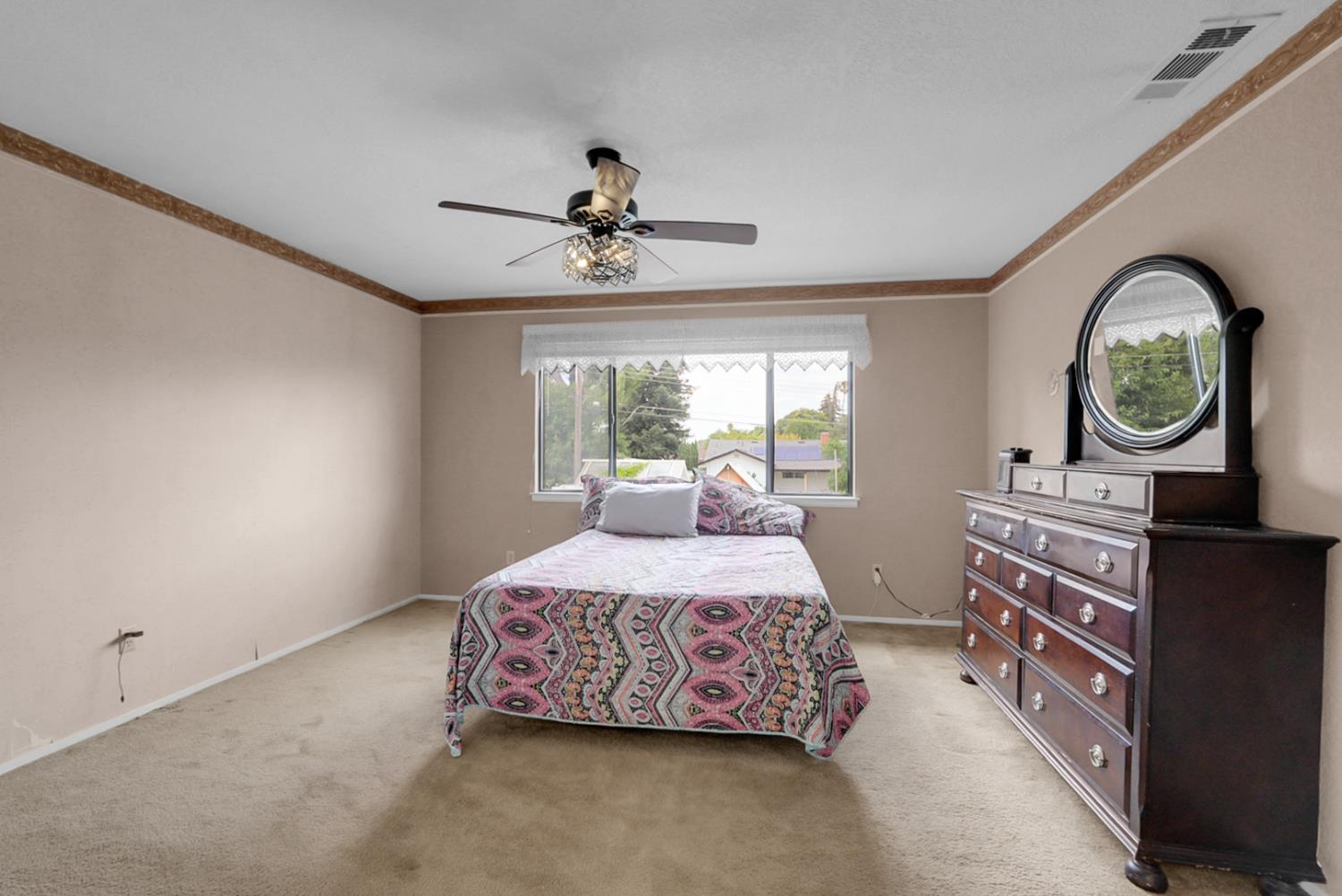 1235 Daniels St, Manteca, CA 95337