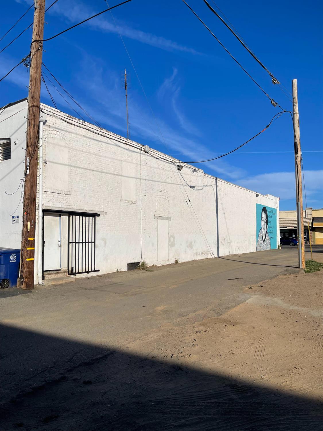 107 E YOSEMITE Ave, Madera, CA 93638