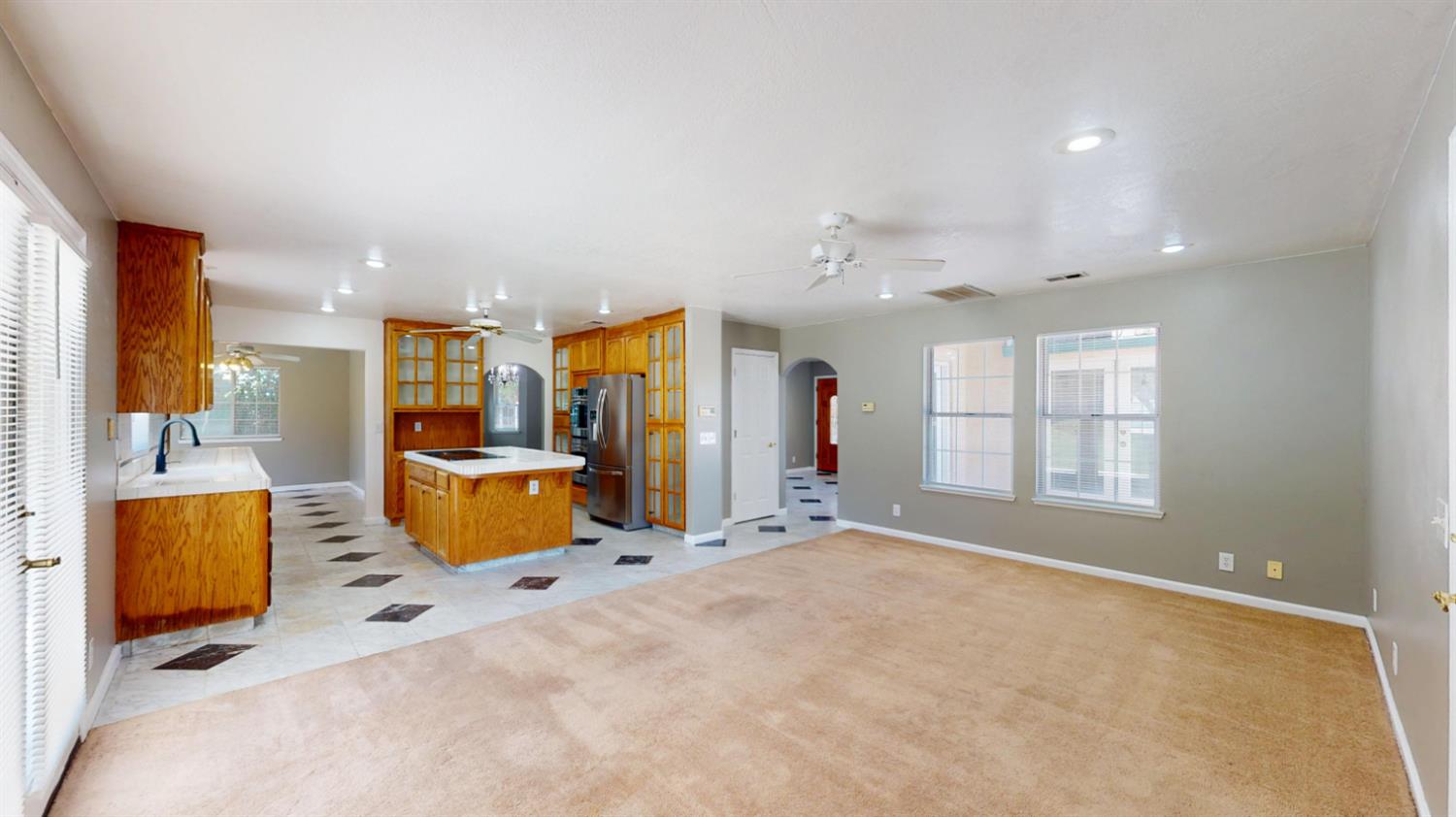 782 Shadowbrook Ln, Manteca, CA 95336