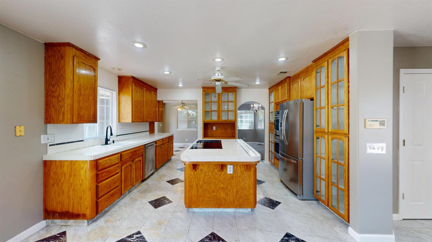 782 Shadowbrook Ln, Manteca, CA 95336