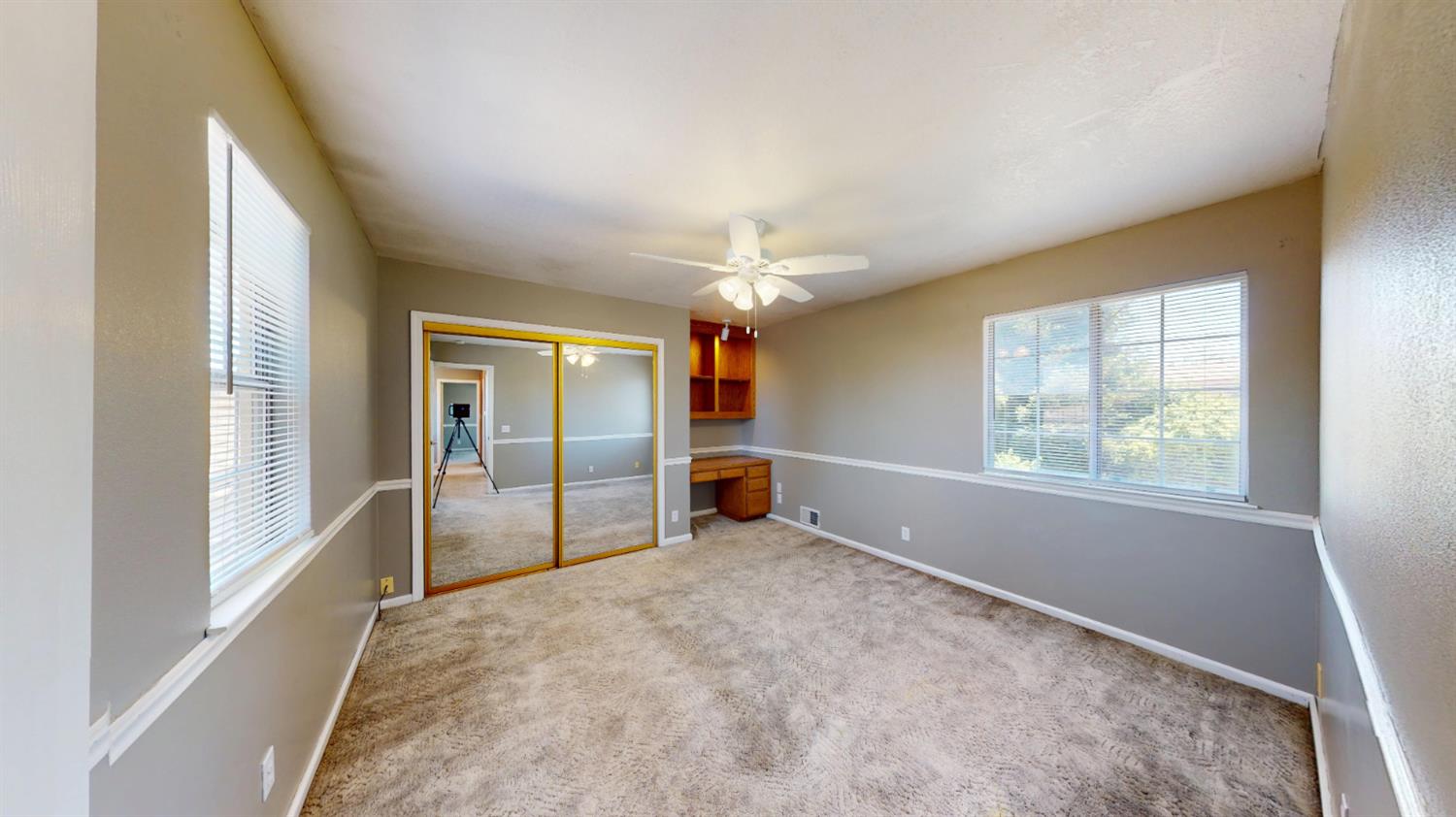 782 Shadowbrook Ln, Manteca, CA 95336