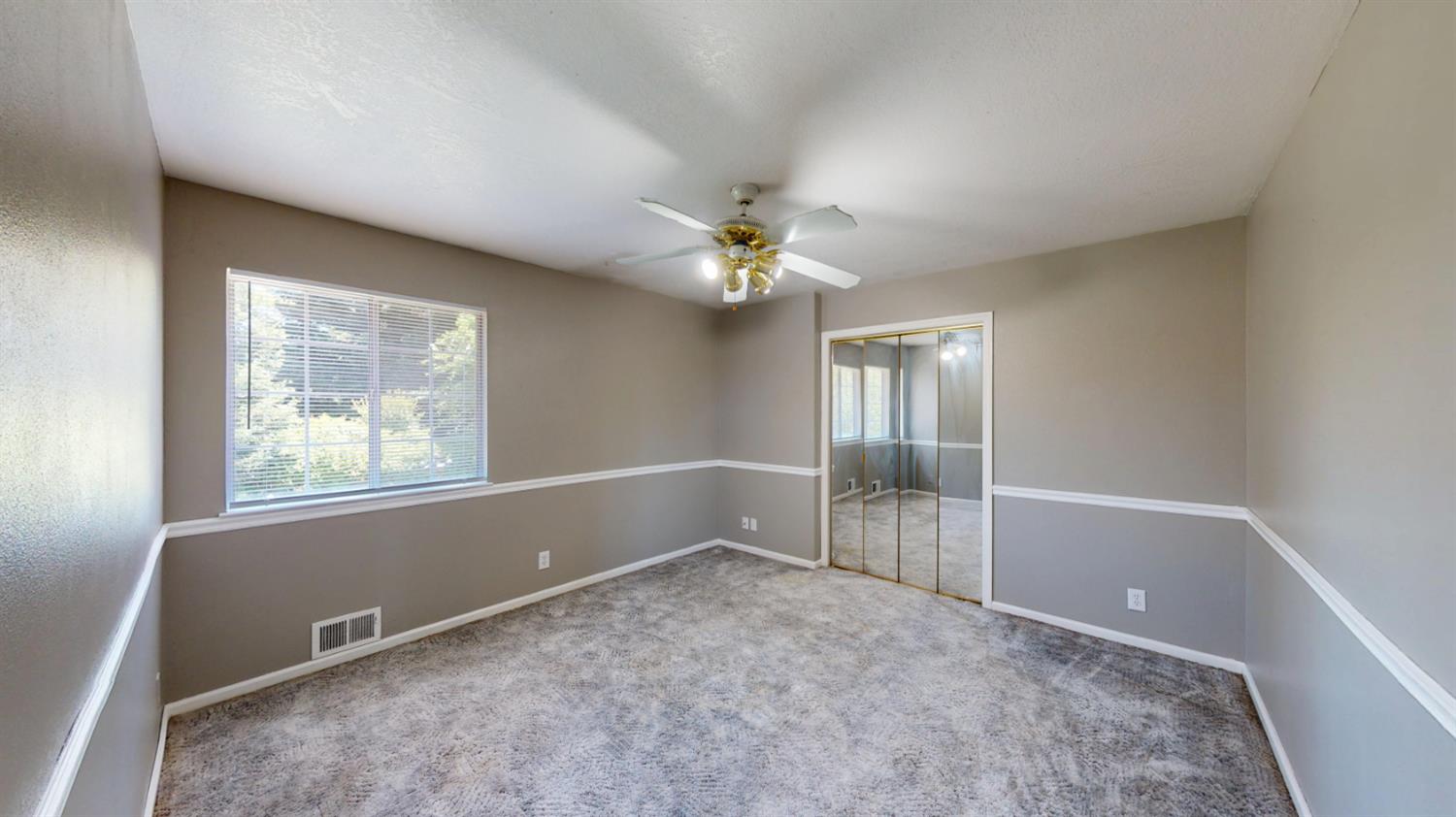 782 Shadowbrook Ln, Manteca, CA 95336