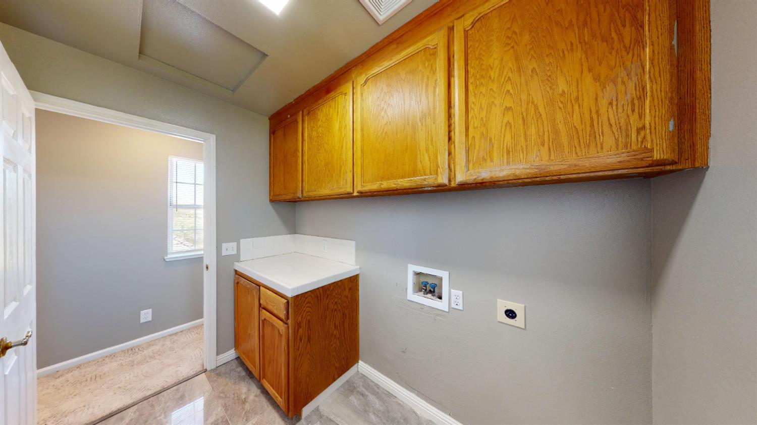 782 Shadowbrook Ln, Manteca, CA 95336