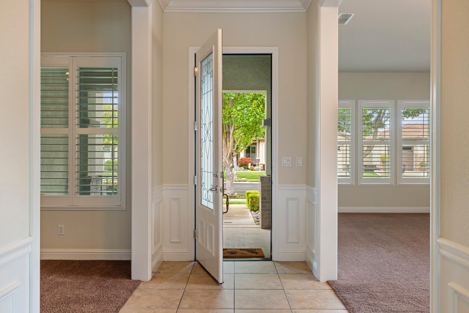 2452 W Belle Glade Ln, Manteca, CA 95336
