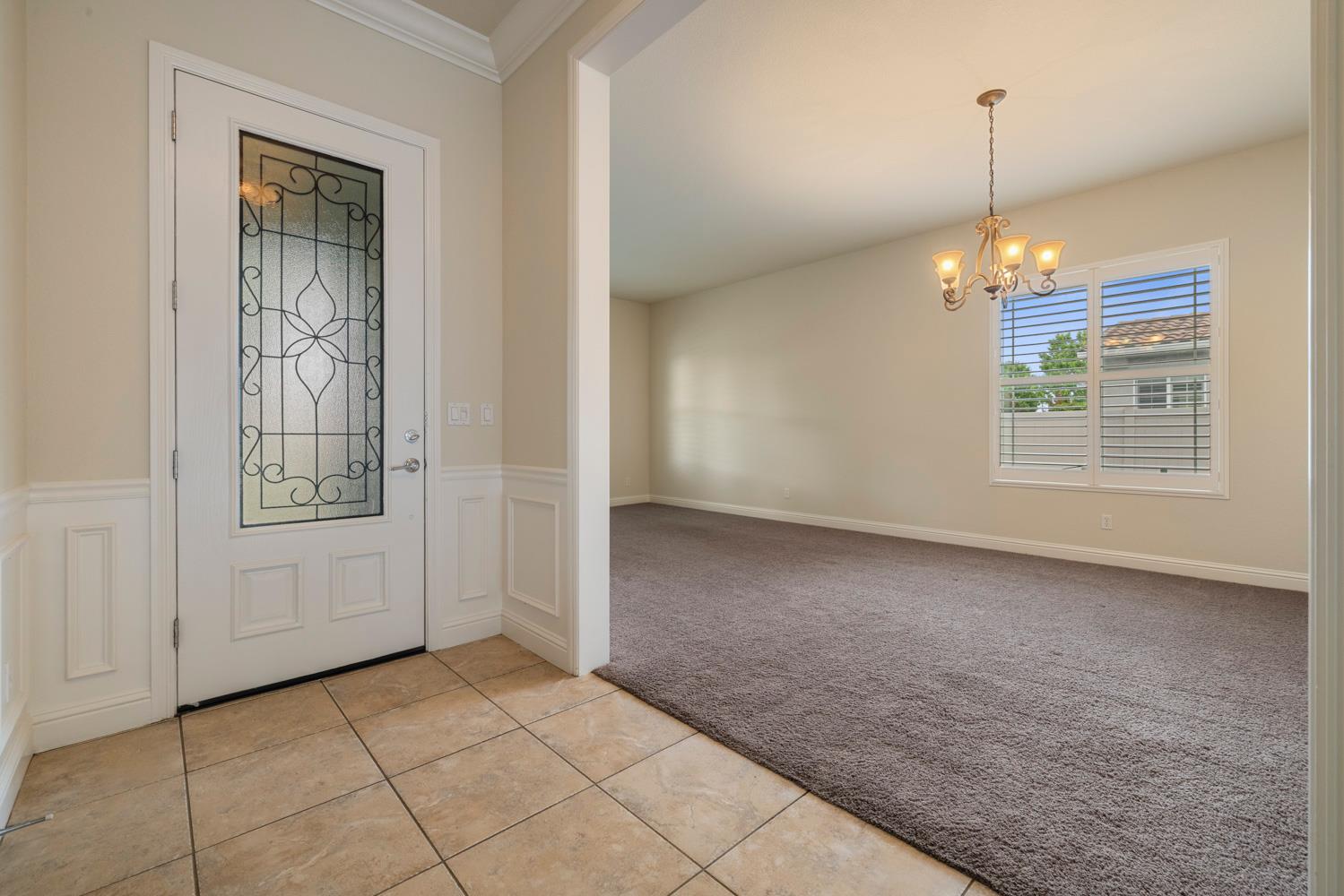2452 W Belle Glade Ln, Manteca, CA 95336