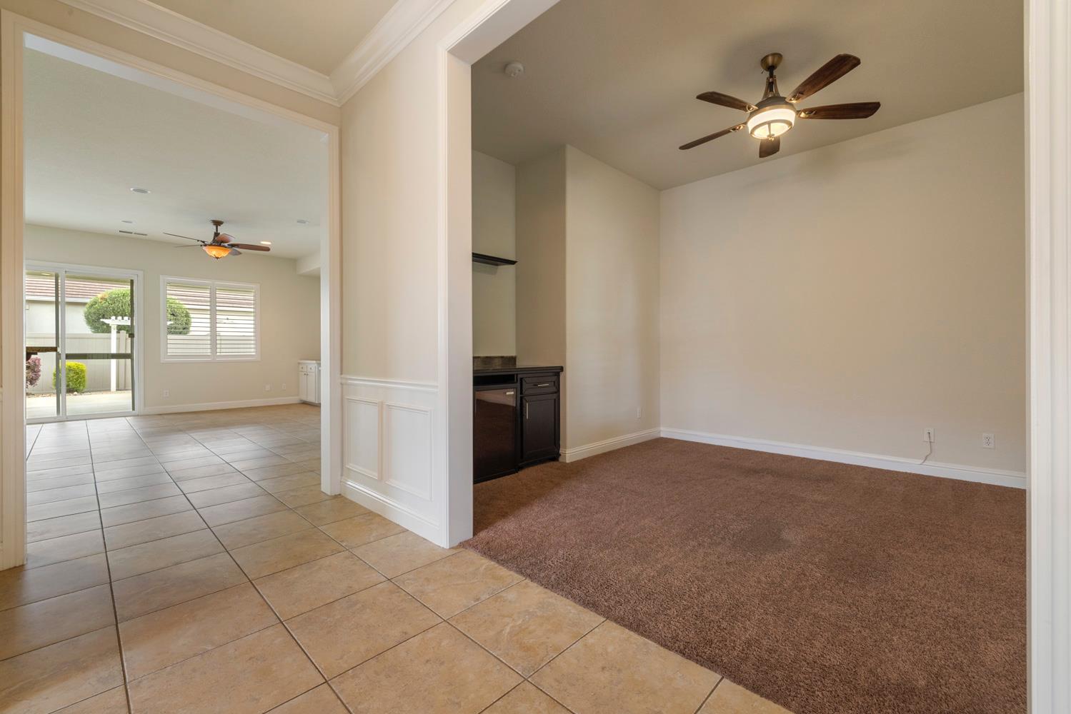 2452 W Belle Glade Ln, Manteca, CA 95336