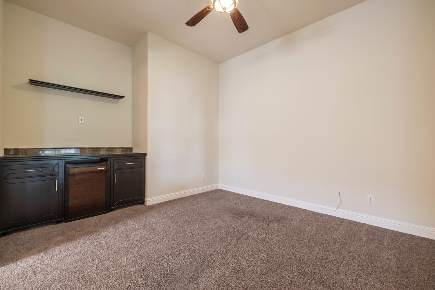 2452 W Belle Glade Ln, Manteca, CA 95336