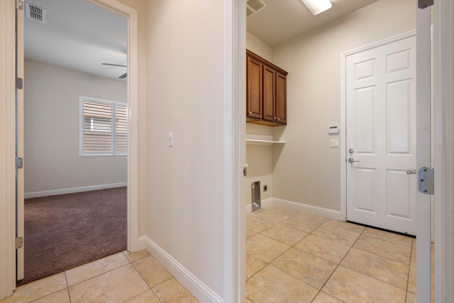 2452 W Belle Glade Ln, Manteca, CA 95336
