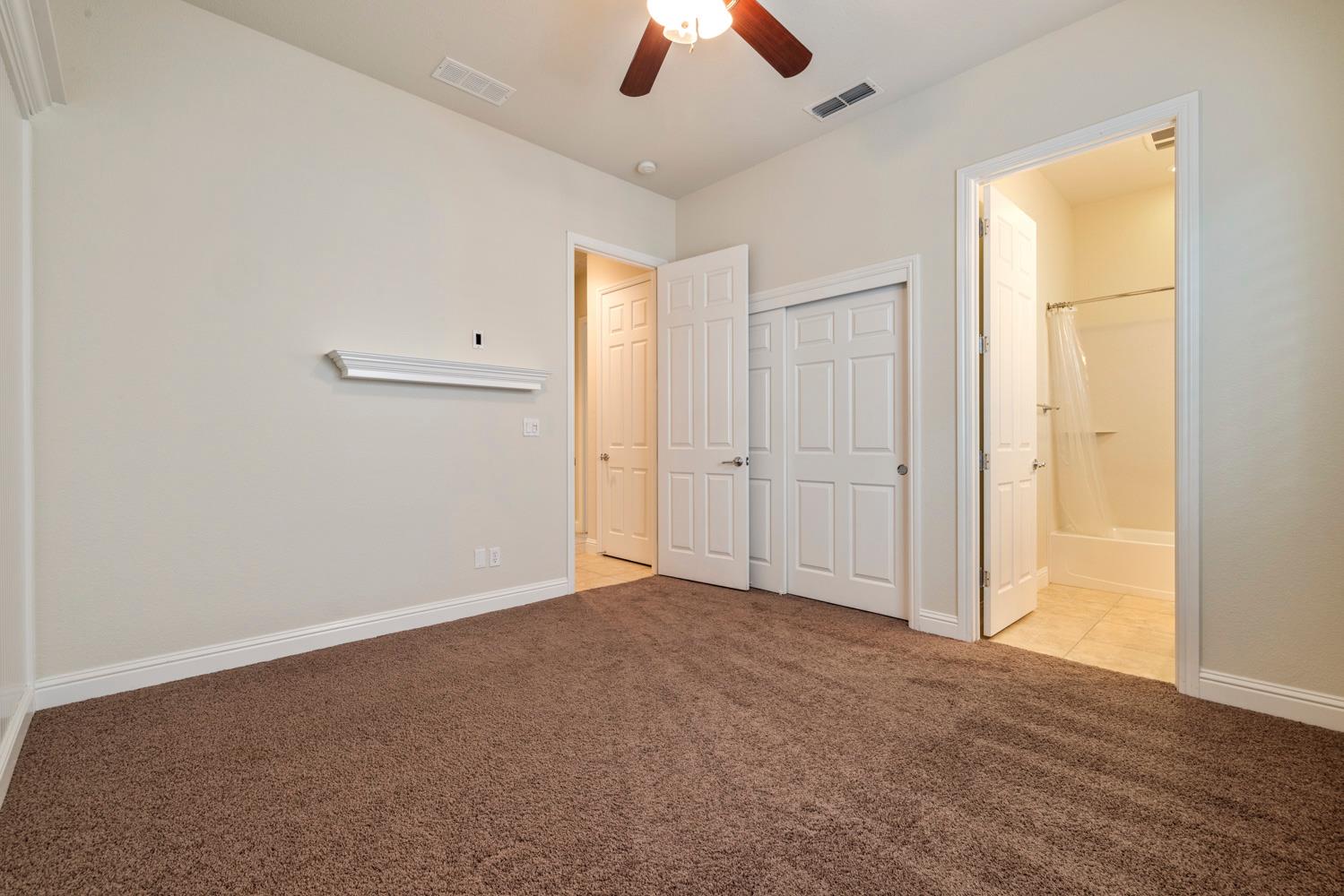 2452 W Belle Glade Ln, Manteca, CA 95336