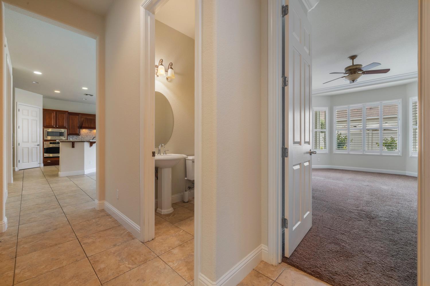 2452 W Belle Glade Ln, Manteca, CA 95336